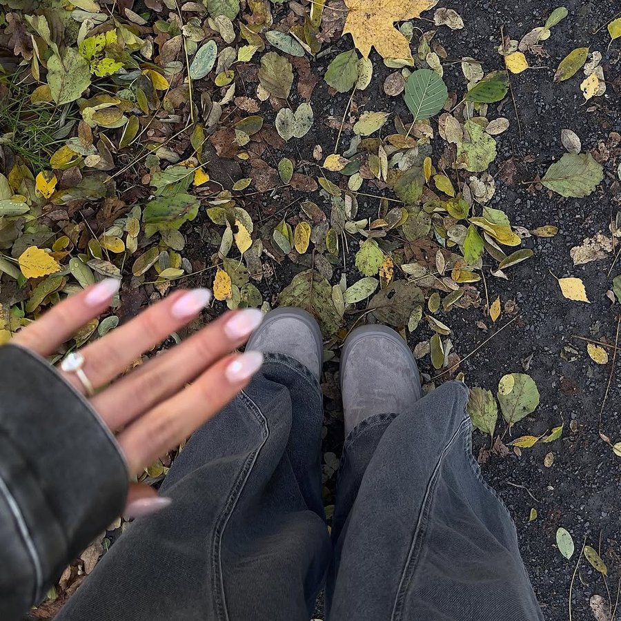 Instagram post by @no.xva for PAUL VALENTINE. Caption reads: Gold for live discount code :....