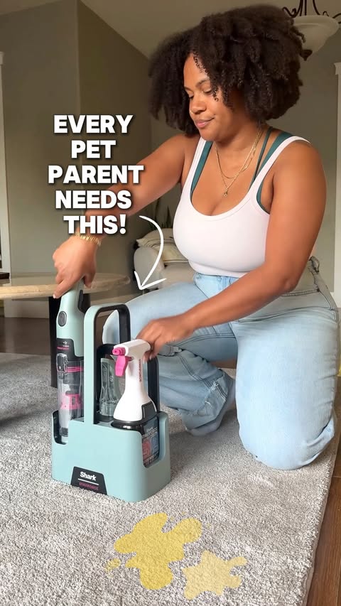 Instagram post by @healthy_with_kelsey for Shark Clean. Caption reads: #SharkPartner | Be honest… who’s having more....