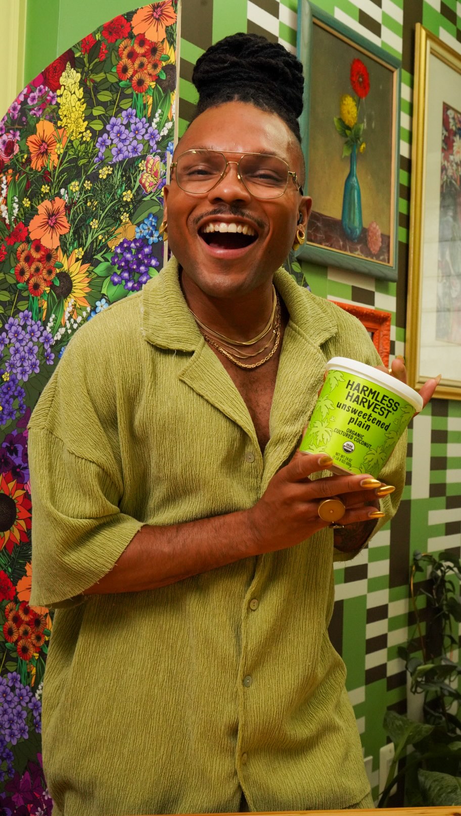 Instagram post by @plantkween for Harmless Harvest. Caption reads: @harmlessharvest makes this dip so easy, hunny,....