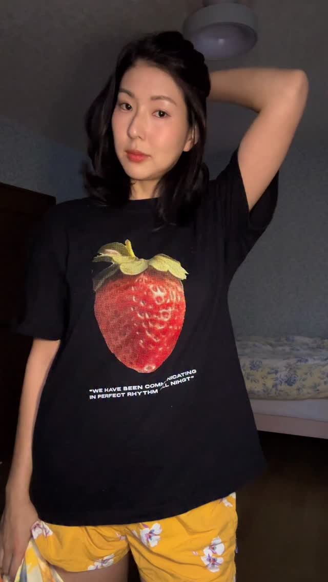 Instagram post by @oheso_tatenaga for Desigual. Caption reads: 👗@desigual.