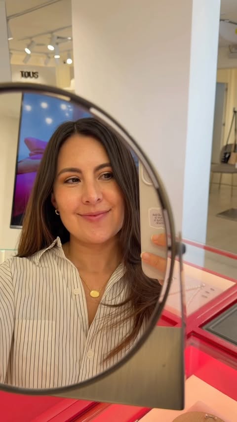 Instagram post by @tanarendon for TOUS. Caption reads: Tour por @tousjewelry de San Isidro para mostrarte....