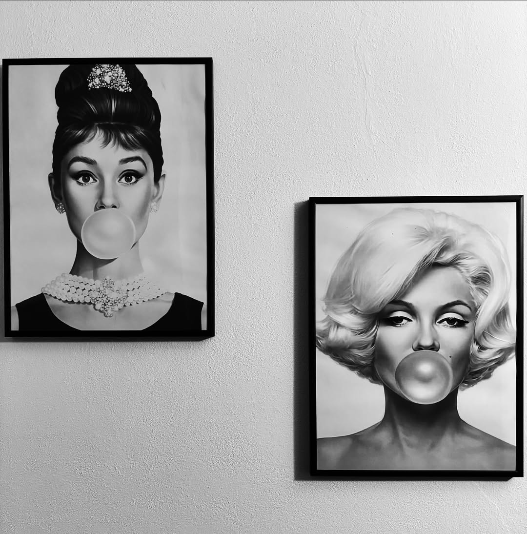 Instagram post by @theincrediblefamily for Poster Store. Caption reads: “Pensa a tutta la bellezza ancora rimasta attorno....
