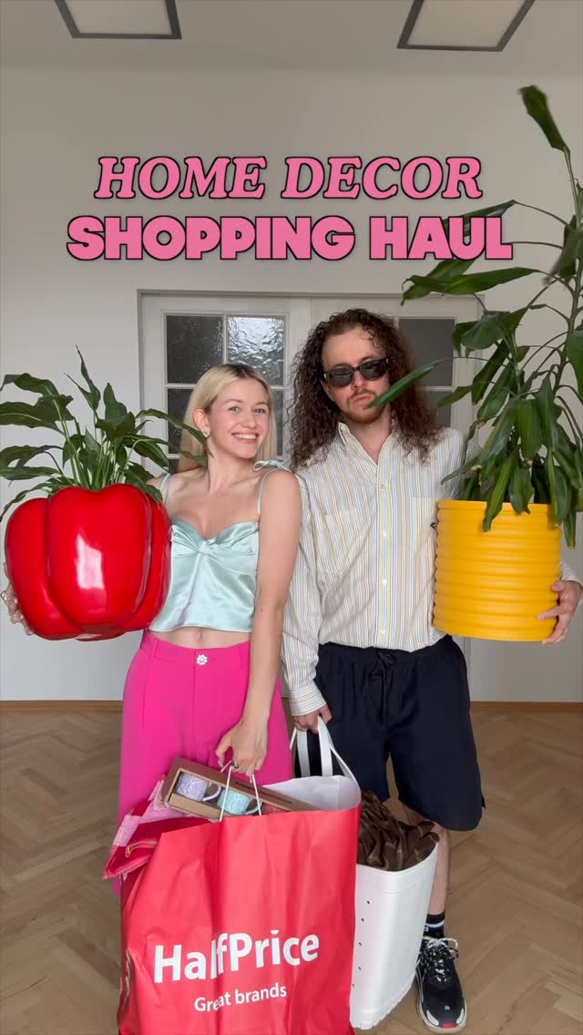 Instagram post by @emiliakaplan for HalfPrice. Caption reads: Everything ➡️ @halfprice 🛒 

Nie tylko mamy super....