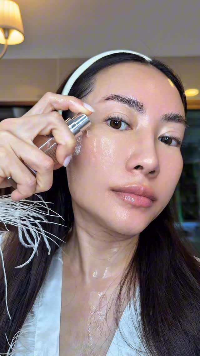 Instagram post by @asnapaphat for ELEMIS THAILAND. Caption reads: ปั๊มผิวให้อิ่มฟู 72 ชม.! ใครผิวแห้ง ผิวขาดน้ำ....