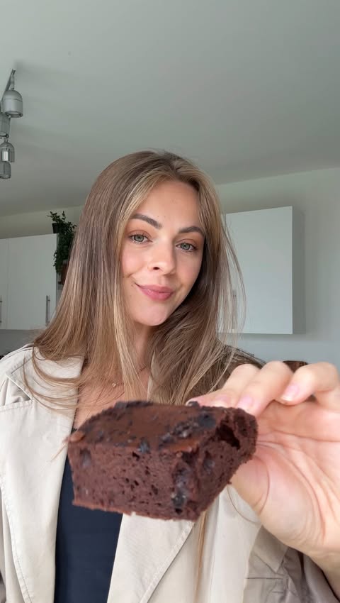 Instagram post by @kirstyfletcher for Grenade. Caption reads: [...] Ingredients - 40g plain flour - 30g....