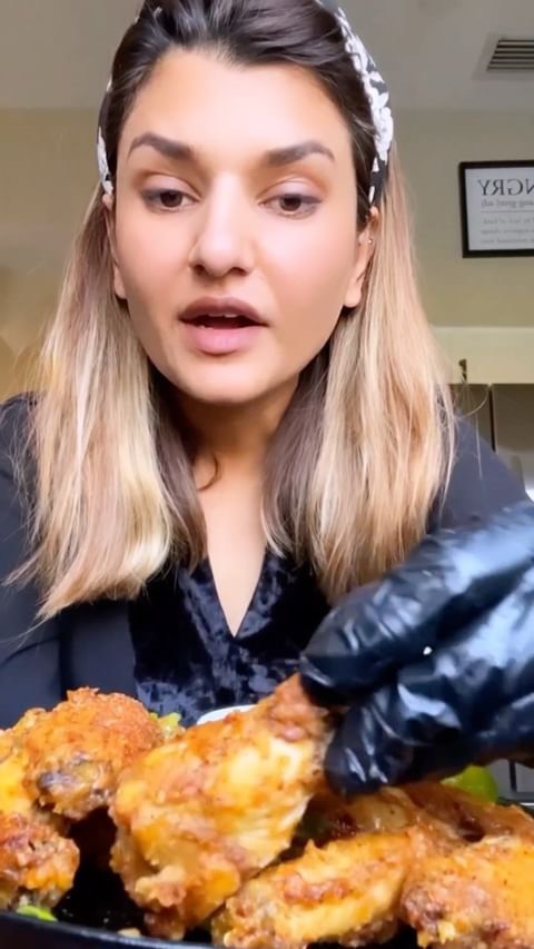 Instagram post by @thechilliapron for Crescent Foods. Caption reads: 𝑨𝒊𝒓𝒇𝒓𝒊𝒆𝒅 𝑴𝒂𝒏𝒈𝒐 𝑯𝒂𝒃𝒂𝒏𝒆𝒓𝒐....