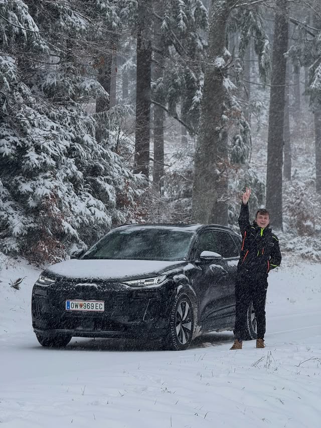 Instagram post by @markusholzschuster for Audi Österreich. Caption reads: Weiße Weihnachten😍🎄

Was für ein Jahr, kurz vor....
