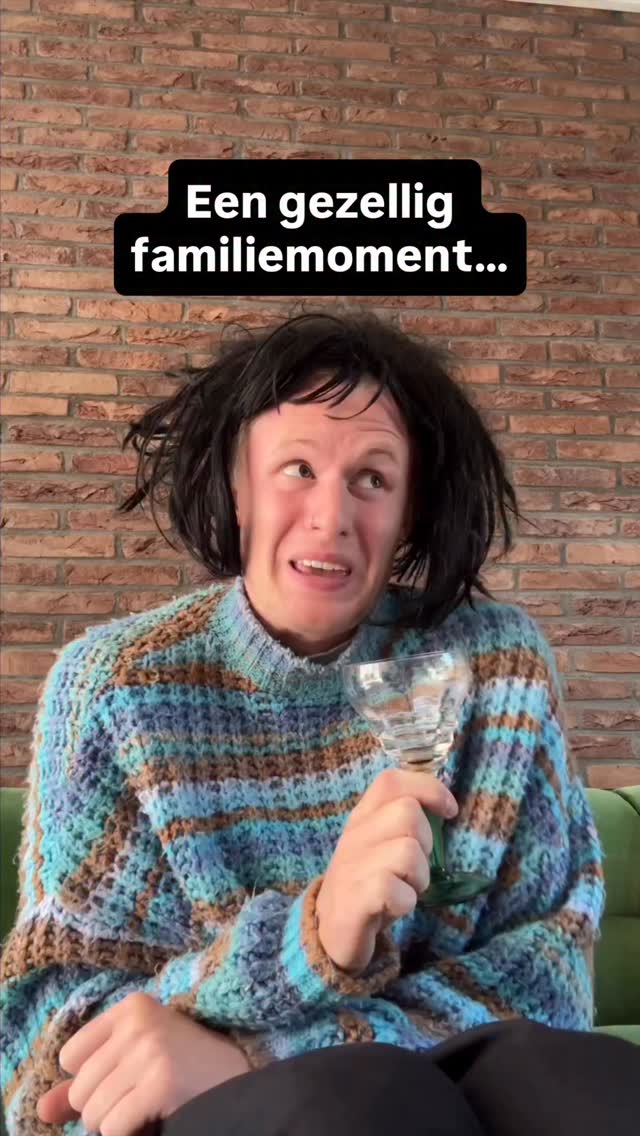 Instagram post by @eliasverwilt for Samsung Belgium. Caption reads: publiciteit @samsung_be - MEET CLAUDE🤣Rustiggg....
