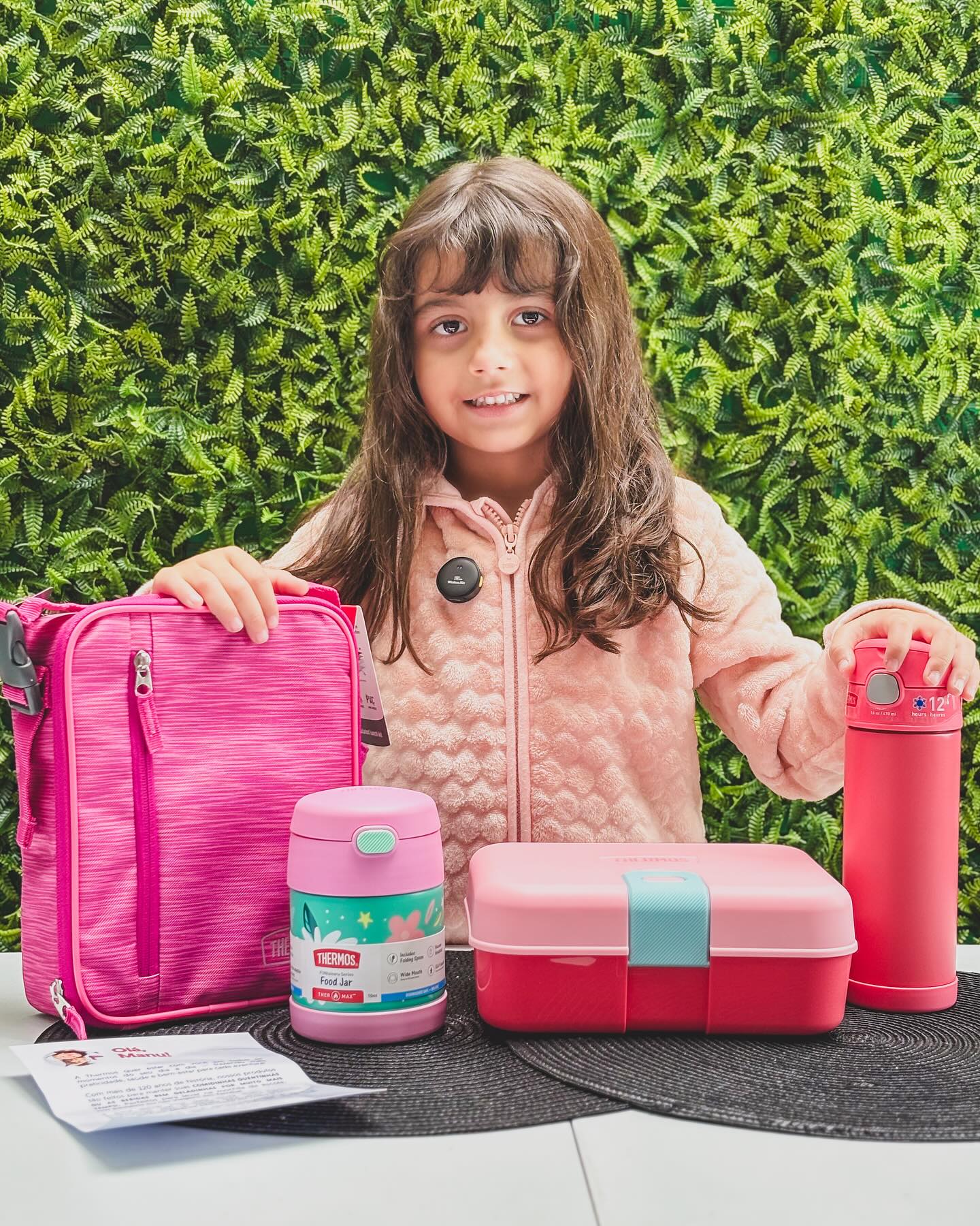 Instagram post by @familiaonisanti for Thermos Brasil. Caption reads: ✨ Quem aí também ama montar a lancheira com....
