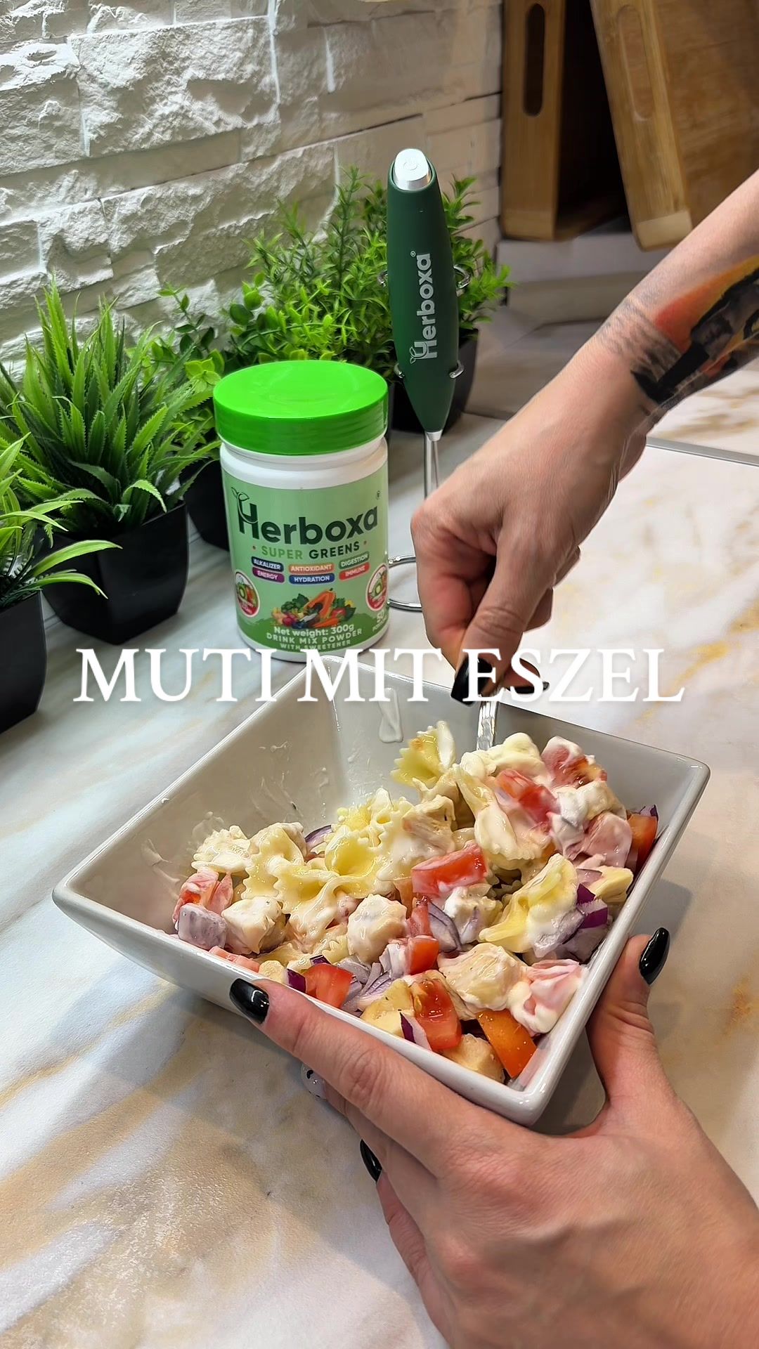 TikTok post by @pappnehubaikata_official for Herboxa. Caption reads: Reklam| #mutimiteszel @Herboxa Nutrition |....