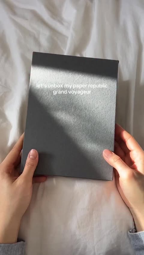 Instagram post by @dearlimey for paper republic. Caption reads: [...] code LIMEYPR30 for 30% off #paperrepublic....