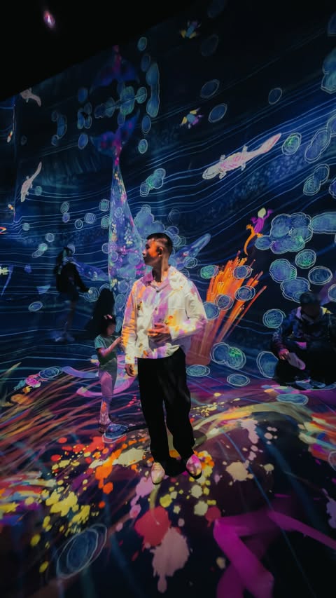 Instagram post by @andyyongfilms for teamLab Planets TOKYO. Caption reads: The most bizarre museum experience I’ve done -....