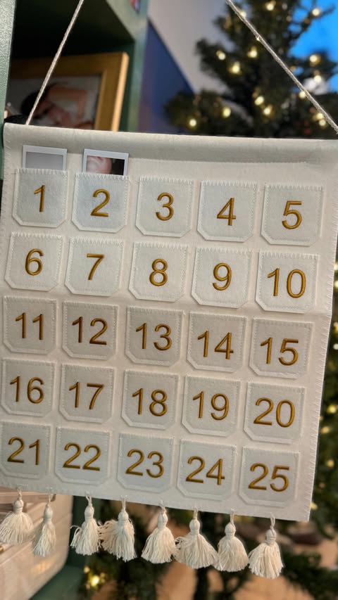 Instagram post by @joslyndavis for Polaroid. Caption reads: [...] it’s not too late to do your own little....