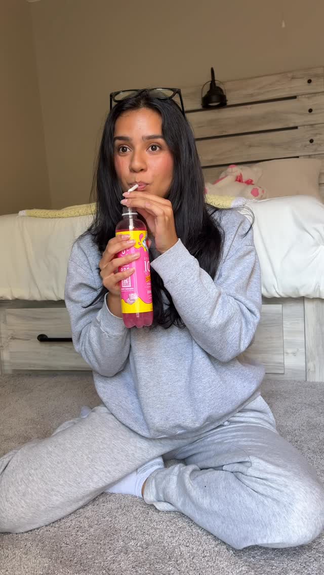 Instagram post by @amer.valencia for Her Campus. Caption reads: #SparklingIcePartner Taste testing Sparkling Ice....