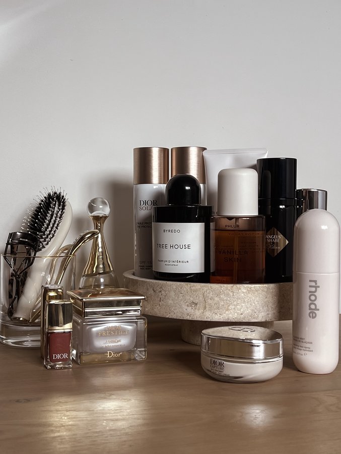 Instagram post by @shes_lj_ for BYREDO. Caption reads: [...] #beautyroom #skincarevanity #byredo....