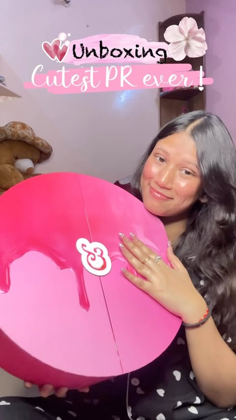 Instagram post by @_glowwithanjali_ for Dot & Key Skincare. Caption reads: Honestly, this PR box had me so overwhelmed in the....