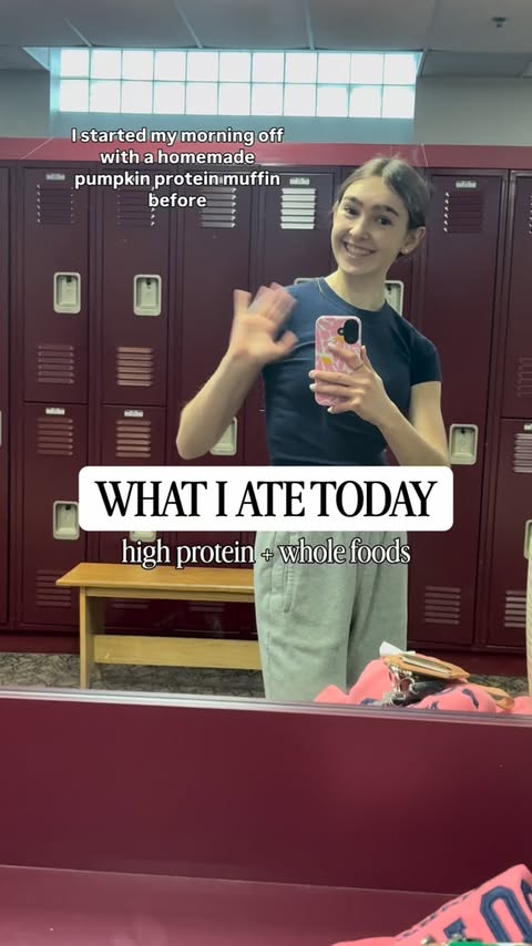 Instagram post by @cleanlivingwithava for ShopFlavCity. Caption reads: Such a good day of eats!🥰
The protein smoothie is....