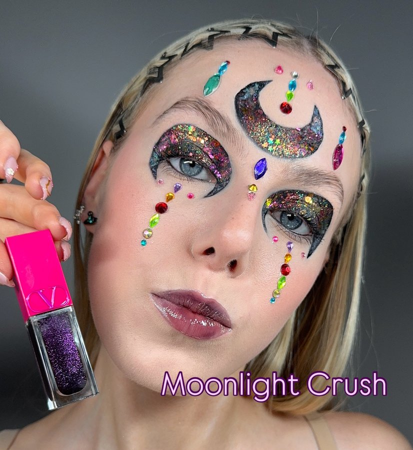 Instagram post by @leahcomptonn for Huda Beauty. Caption reads: Introducing the NEW Valentino Puffer Gloss ✨
These....