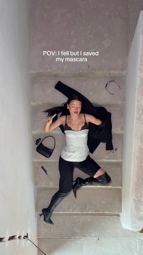 Instagram post by @stefaniaolariu for L'Oréal Paris. Caption reads: accidente pe santier 🔨🔨 but my lashes are veery....