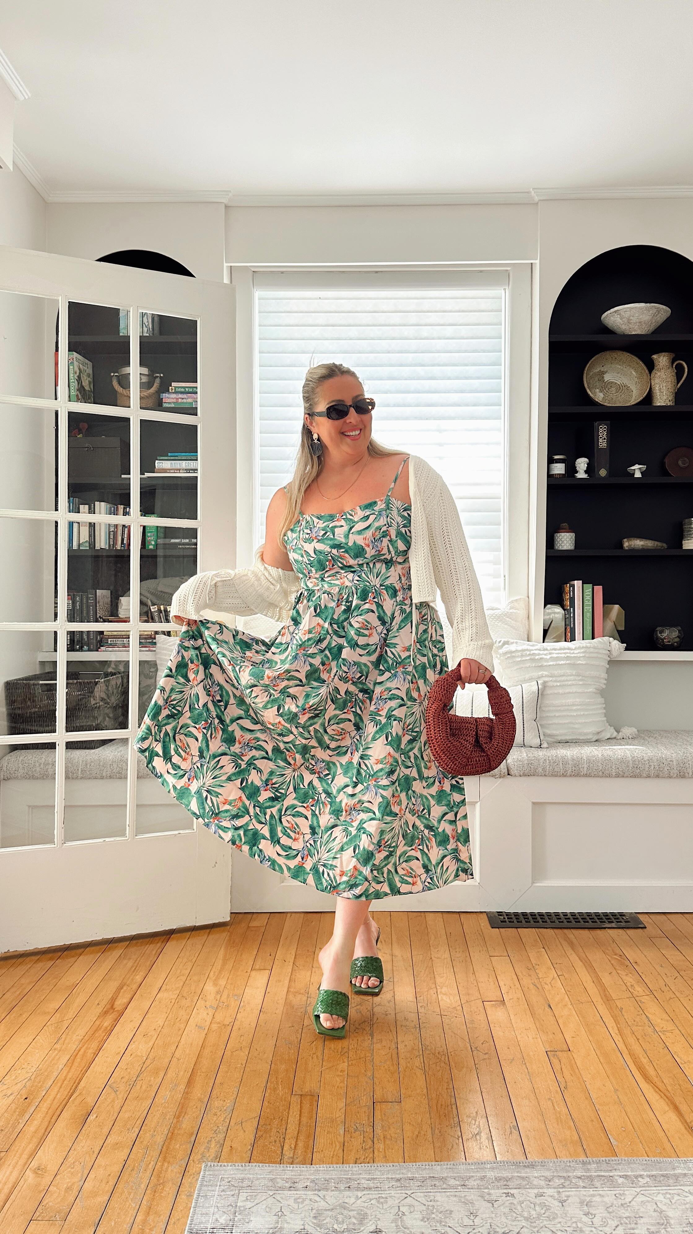 Instagram post by @chantsy for Reitmans. Caption reads: Pulling summer looks from my @reitmans bag! What’s....