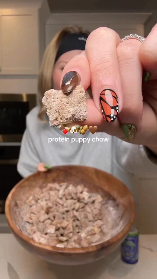 Instagram post by @smaller_sam.pcos for Clean Simple Eats. Caption reads: [...] tbsp sugar free syrup -1 Clean Simple Eats....
