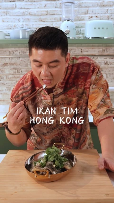 Instagram post by @arnoldpo for Bango. Caption reads: [...] tim yang mana? Aku sih jelas Tim Kecap....