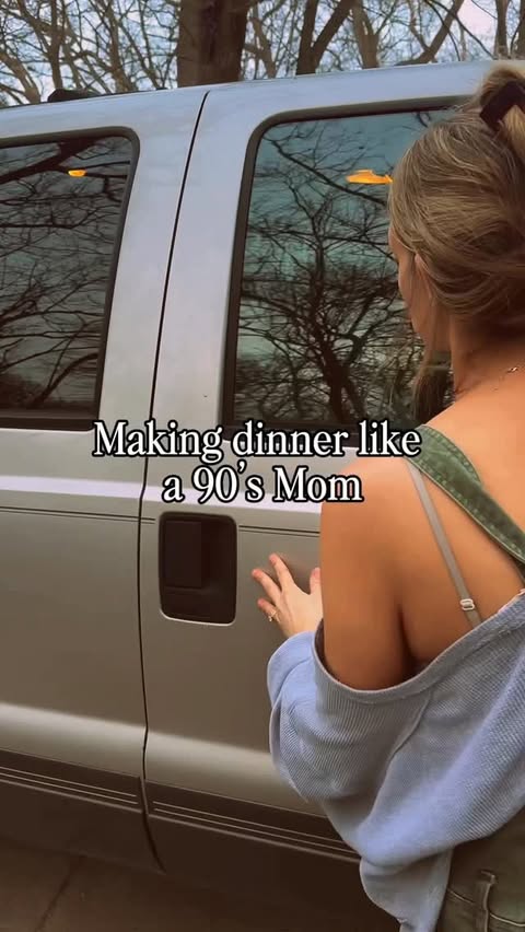 Instagram post by @morganthemidwestlady for Kwik Trip. Caption reads: No plans for dinner so delicious @kwiktrip fried....