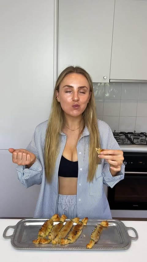 Instagram post by @liv_obmnutrition for Nimble Activewear. Caption reads: Hosting drinks and nibbles this holiday season?....