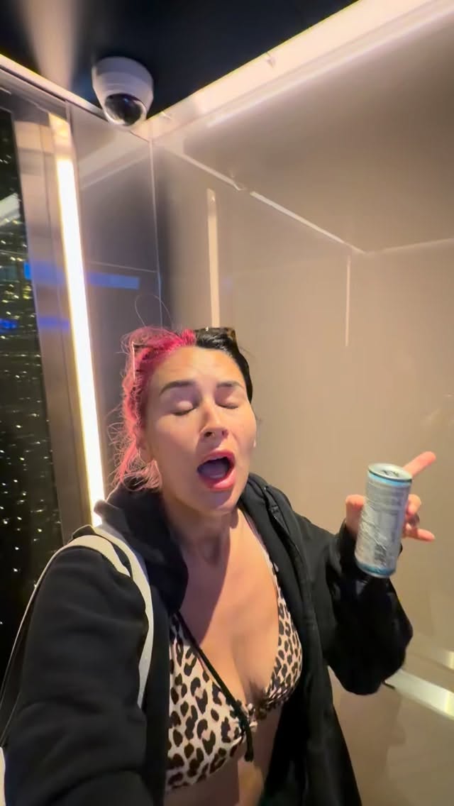 Instagram post by @mommashive for Norwegian Cruise Line. Caption reads: The best icecream on the cruise! #mommashive....