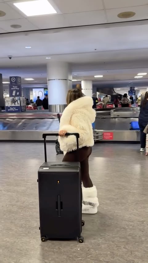 Instagram post by @kajalxo for LEVEL8. Caption reads: [...] be able to fit everything i needed but....