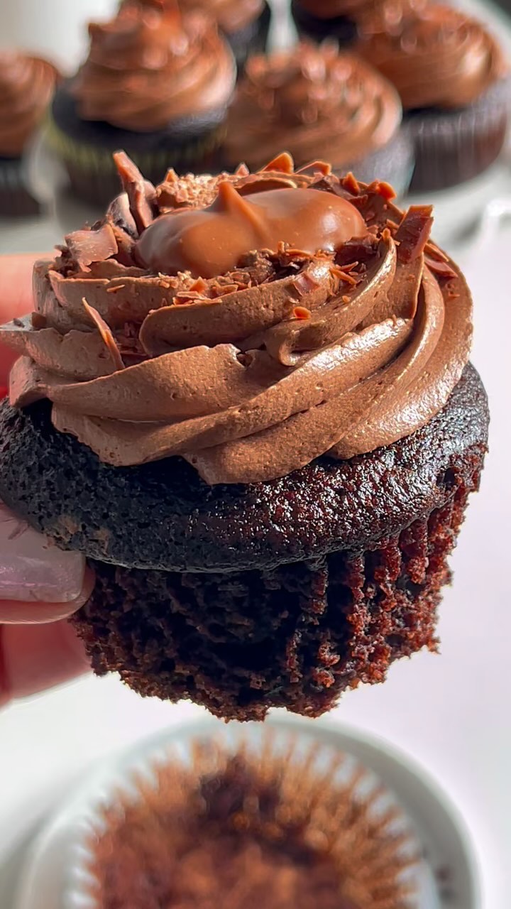 Instagram post by @pastrybysaloni for Meijer. Caption reads: Chocolate Custard Cupcake recipe 👇
These triple....