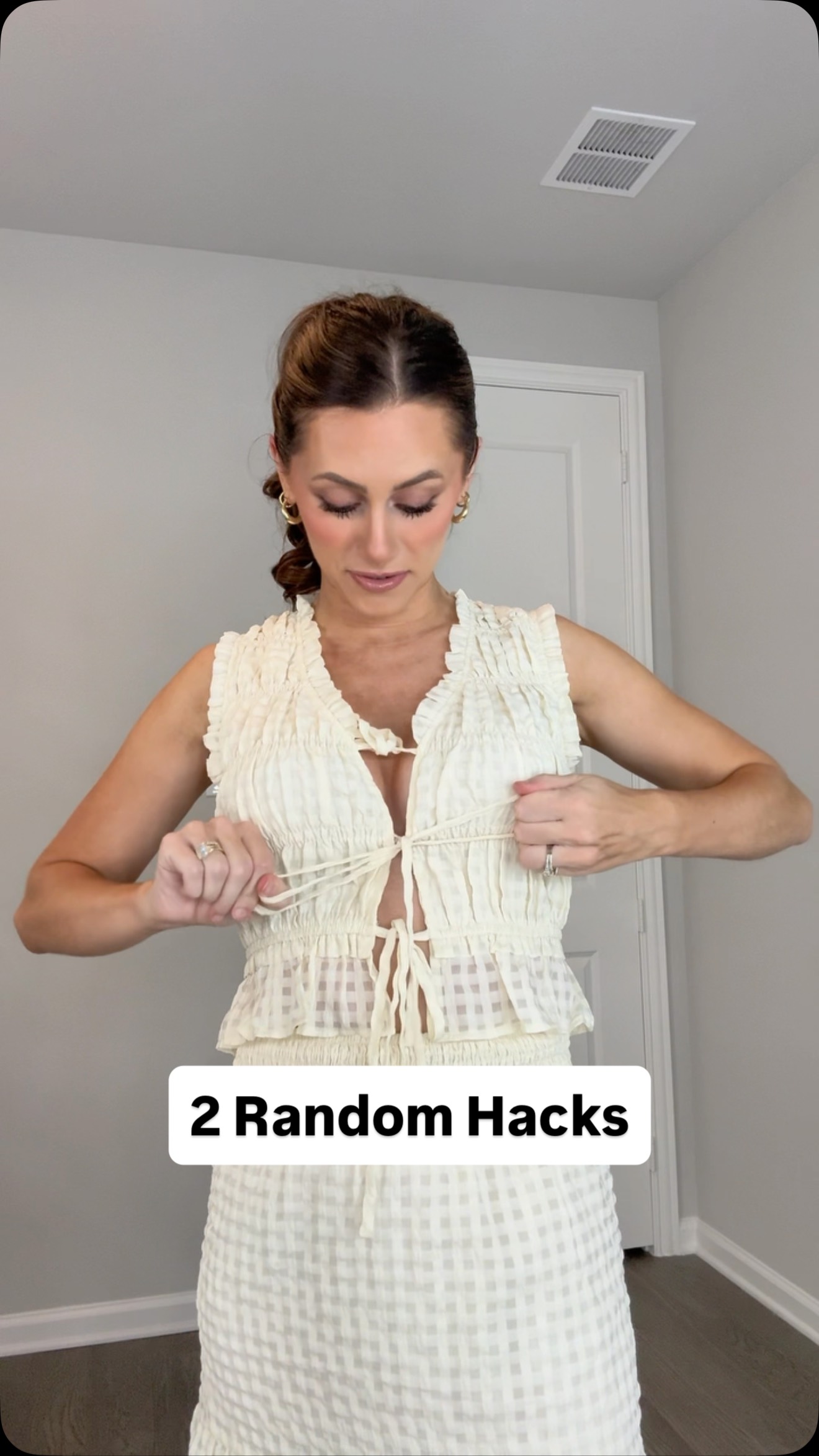 Instagram post by @movinwithmandy for Petalandpup. Caption reads: Hope these help 😚 

#hacks #fashionhacks....