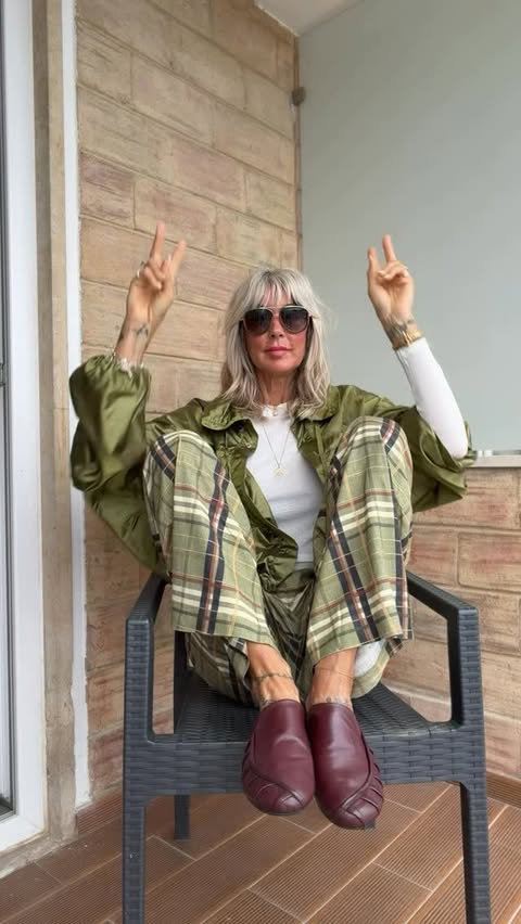 Instagram post by @astridiwantyouinmylife for GUCCI. Caption reads: [...] Trousers old Zara Jkt @zara Sunnies @gucci.
