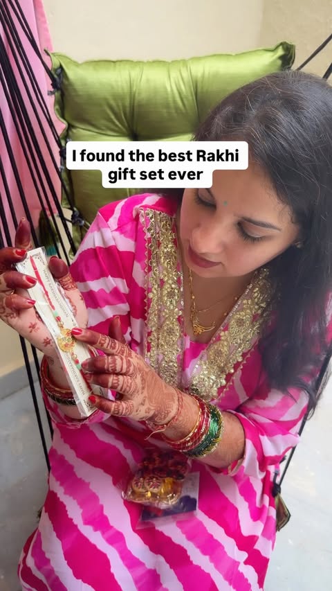 Instagram post by @homefinds_by_kanishka for Flipkart Homes. Caption reads: Comment down for link @flipkarthomes....