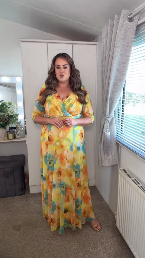 Instagram post by @denisecurvyofficial for Pamela Scott. Caption reads: KEEP OR RETURN?? Did I save the best til last??....