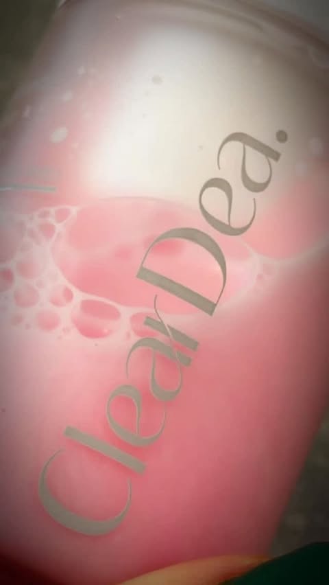 Instagram post by @julia_lettbeauty for Coreelle. Caption reads: Werbung 
Produkt kostenlos erhalten

🚨 STOP....