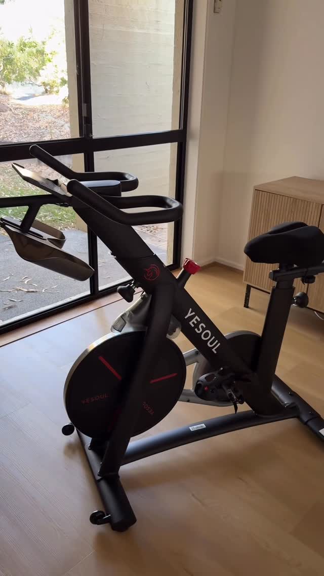 Instagram post by @zoe.nationn for YESOUL FITNESS. Caption reads: Soooo I got a new toy! 

@yesoulfitness.official....