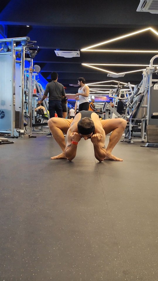 Instagram post by @manufitnesstrainer for PUMA India. Caption reads: RULE NO. 1 ACCORDING TO CLIP FEET OUT AND LITTLE....