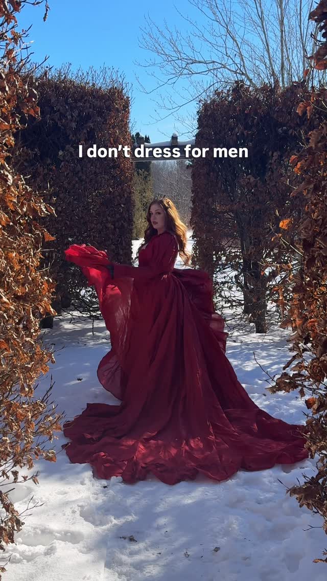 Instagram post by @victoriashaz for Selkie. Caption reads: [...] without being a little extra

Wearing....