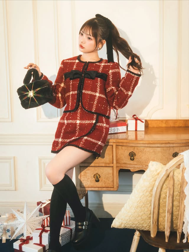 Instagram post by @cutie_street_ for GRL. Caption reads: ✨🪞GRL x 古澤里紗🪞✨

#GRL [...].