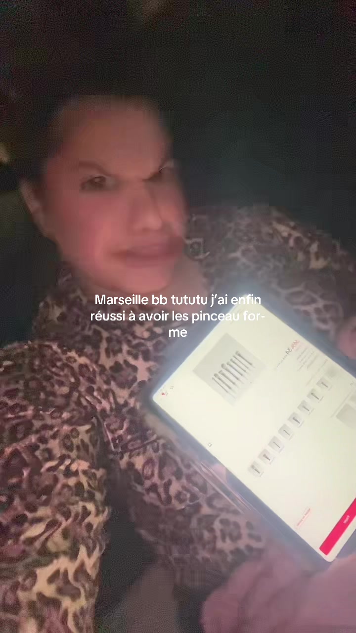 TikTok post by @shawty_yy for For Me. Caption reads: 🤣😛😛#pinceaux #pinceauxmakeup #fabiancrfx....