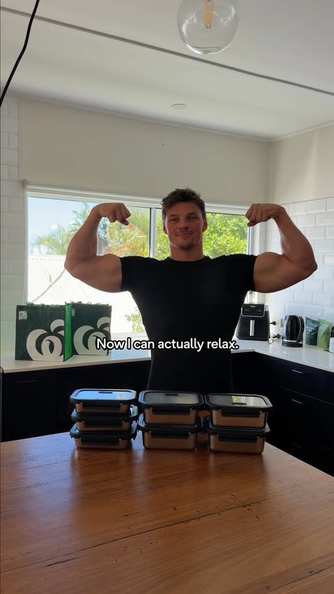 Instagram post by @scottvriens for Woolworths. Caption reads: [...] of your choice If you’re shopping at....