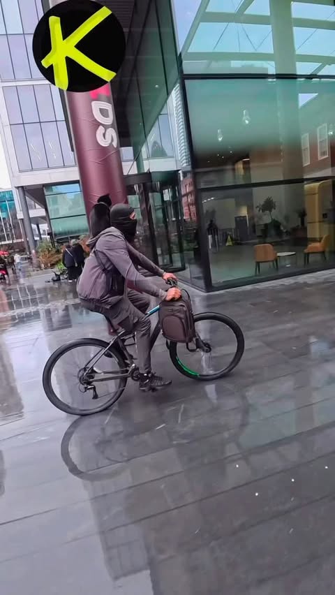 Instagram post by @mac_impact for KatKin. Caption reads: Straight to your door, free delivery, 100% fresh,....