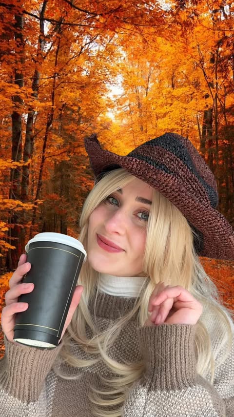 Instagram post by @itslittlemich for MUD/WTR. Caption reads: PSL without the consequences 😌👌🏻 #mudwtr #psl.