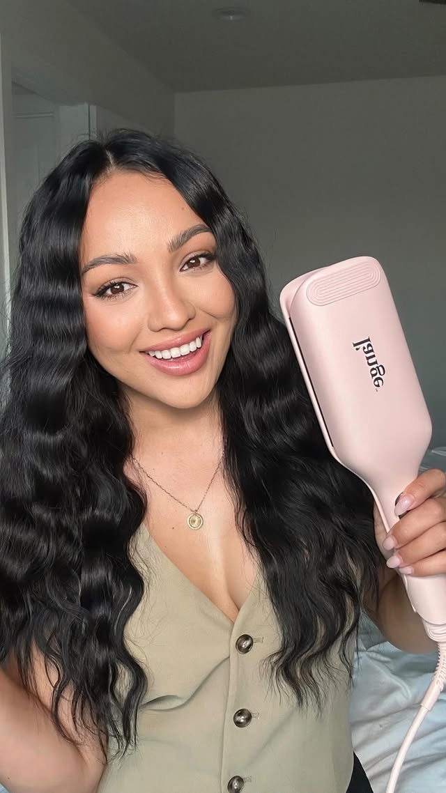 Instagram post by @thelaurenshortt for L’ange Hair. Caption reads: [...] day‑two hair with the SculptWaver by....
