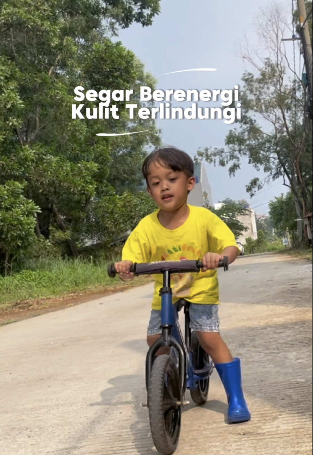 TikTok post by @nilalalamatsu92 for Bioré. Caption reads: Setiap hari yang penuh energi, selalu ada Biore....