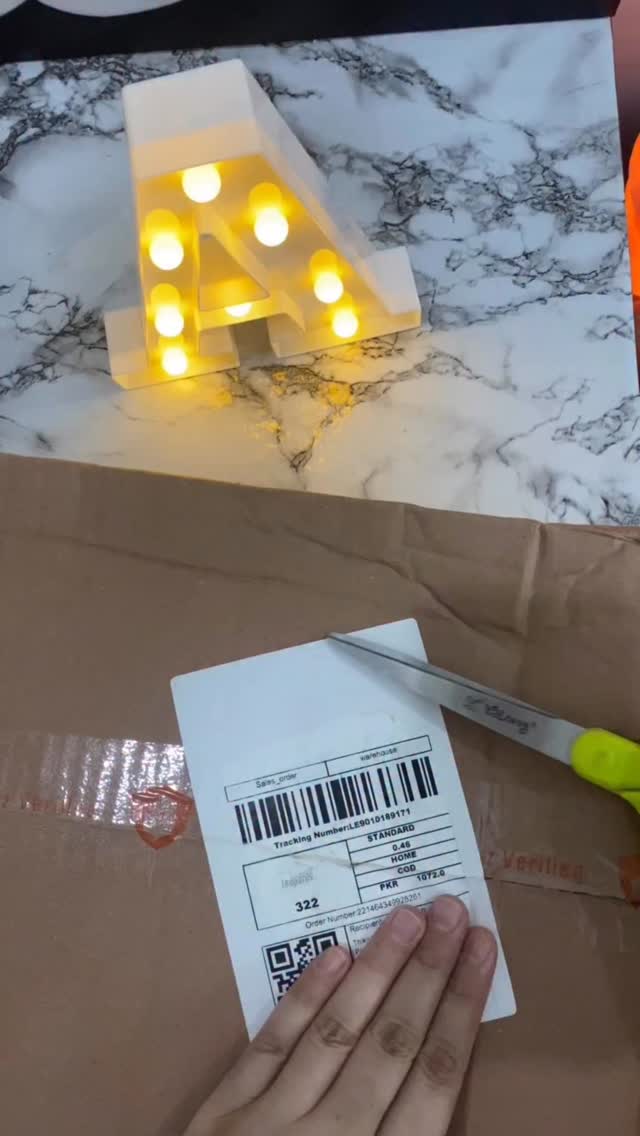 Instagram post by @iamamnafarkh for Daraz. Caption reads: @darazpk 
Quality no doubt really good 👍🏻 
Share....