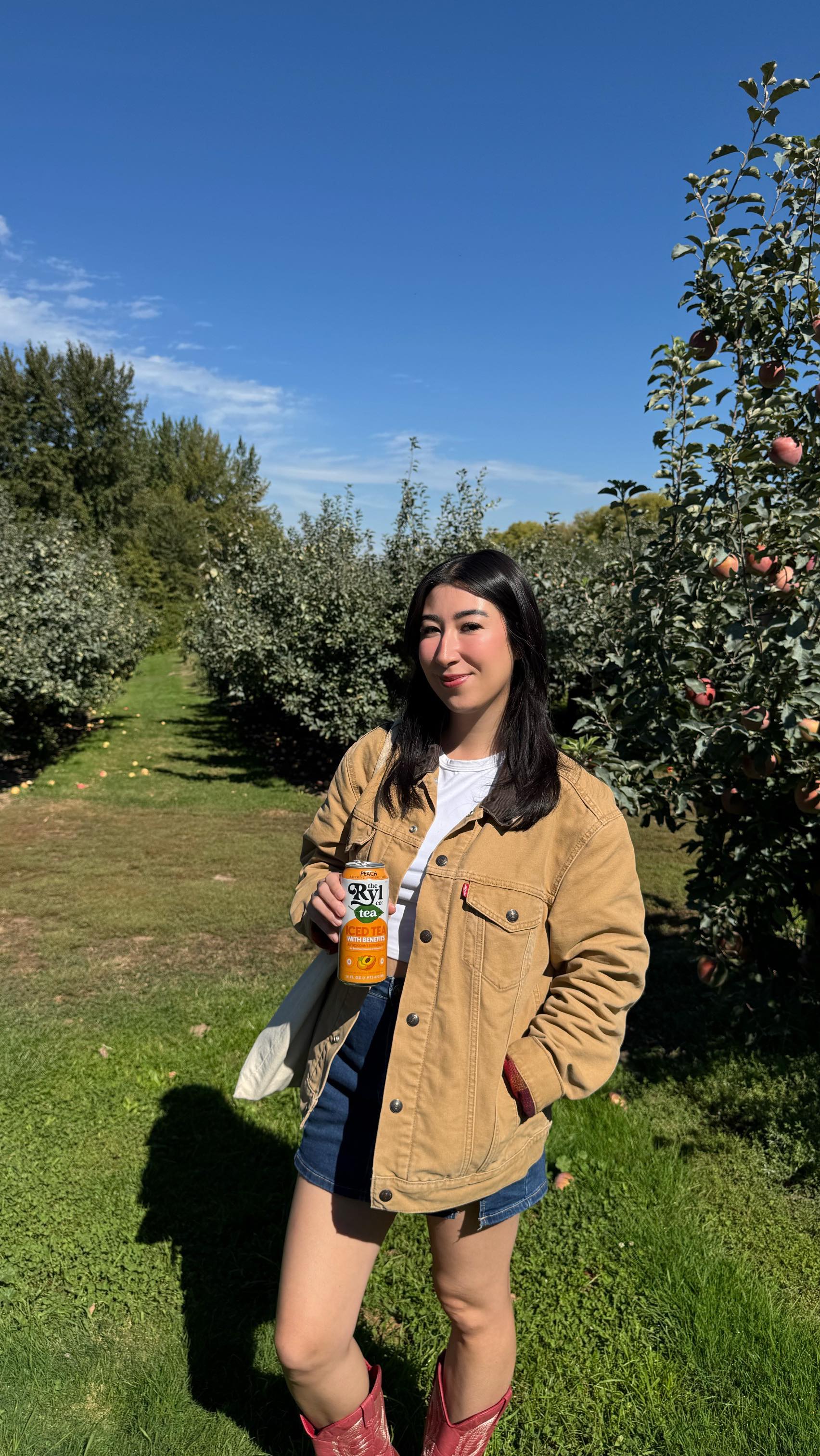 Instagram post by @michelevenlee for Ryl Tea. Caption reads: [a d] Kicking off my fall bucket list with apple....