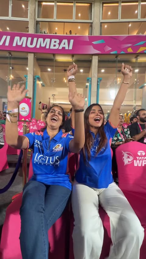 Instagram post by @sameekshatakke13 for SKECHERS. Caption reads: [...] feels like home 💙
All geared up in the....