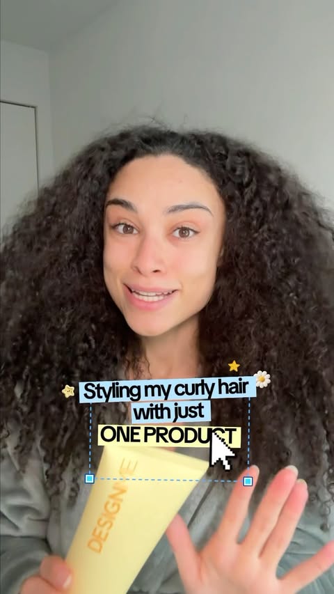 Instagram post by @mecontapaty for DESIGNME Hair. Caption reads: [...] and so Bounce Me Curl Balm by @designmehair....